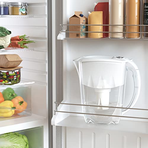 AQUAPHOR Ideal 7-Cup Water Filter Pitcher - White with 1 x B15 Filter - Fits in The Fridge Door - Reduces Limescale and Chlorine - Ideal for Seven Cups