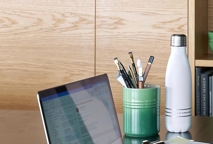 Le Creuset Stainless Steel Hydration Water Bottle, 17 oz, Matte White Cotton