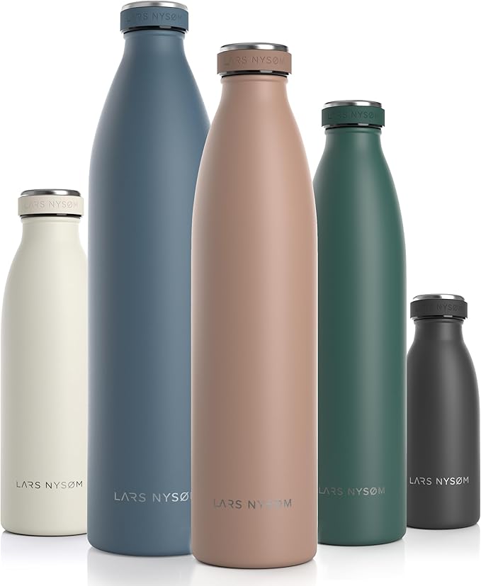 LARS NYSØM Stainless Steel Insulated Water Bottle 12oz 17oz 25oz 34oz 51oz | BPA-free Insulated Thermo Flask for Hot and Cold Beverages | Leakproof Drinking Bottle (Café au Lait, 34oz)