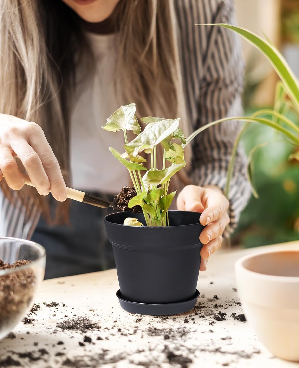 homenote Pots for Plants, 15 Pack 6 Inch Plastic Planters with Multiple Drainage Holes and Tray,Plant Pots for All Home Garden Flowers Succulents (Black)