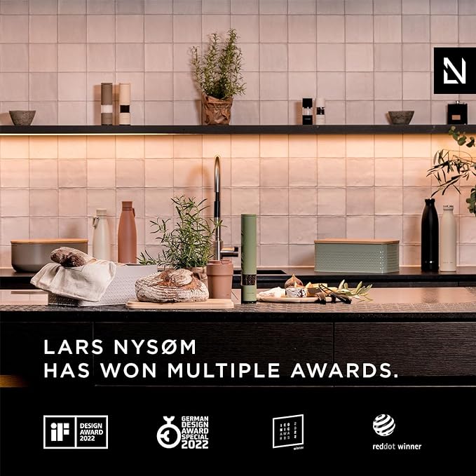 LARS NYSØM Stainless Steel Insulated Water Bottle 12oz 17oz 25oz 34oz 51oz | BPA-free Insulated Thermo Flask for Hot and Cold Beverages | Leakproof Drinking Bottle (Café au Lait, 25oz)