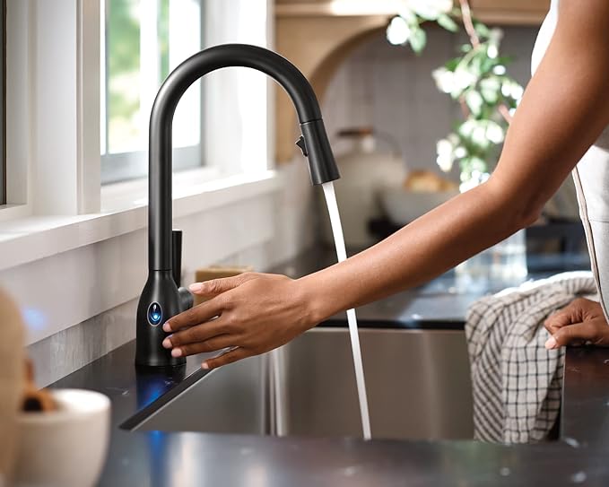 Moen Adler Matte Black Motionsense Wave Sensor Touchless One Handle Pulldown Kitchen Faucet Featuring Power Clean, 87233EWBL