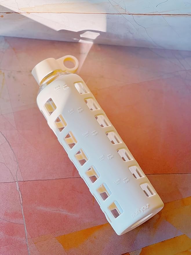 purifyou 40/32 / 22/12 oz Glass Water Bottles with Volume & Times to Drink, Extra Thick Silicone Sleeve, Reusable Bottle for Fridge Water Milk Juice (32oz Pearled Ivory)