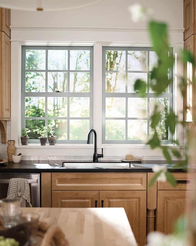 Moen Adler Matte Black Motionsense Wave Sensor Touchless One Handle Pulldown Kitchen Faucet Featuring Power Clean, 87233EWBL