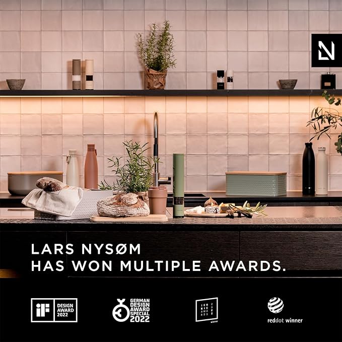 LARS NYSØM Stainless Steel Insulated Water Bottle 12oz 17oz 25oz 34oz 51oz | BPA-free Insulated Thermo Flask for Hot and Cold Beverages | Leakproof Drinking Bottle (Aqua Turquoise, 34oz)