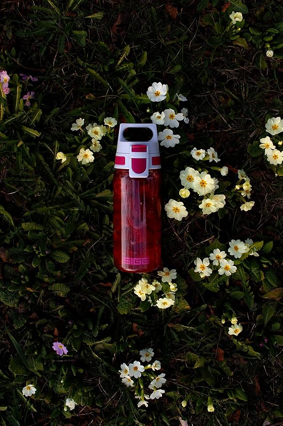 SIGG - Tritan Renew Transparent Water Bottle - Total Clear ONE MyPlanet - For Carbonated Beverages - Dishwasher Safe - With Fruit Strainer - Leakproof & Lightweight - BPA Free - 17 Oz / 25 Oz / 51 Oz