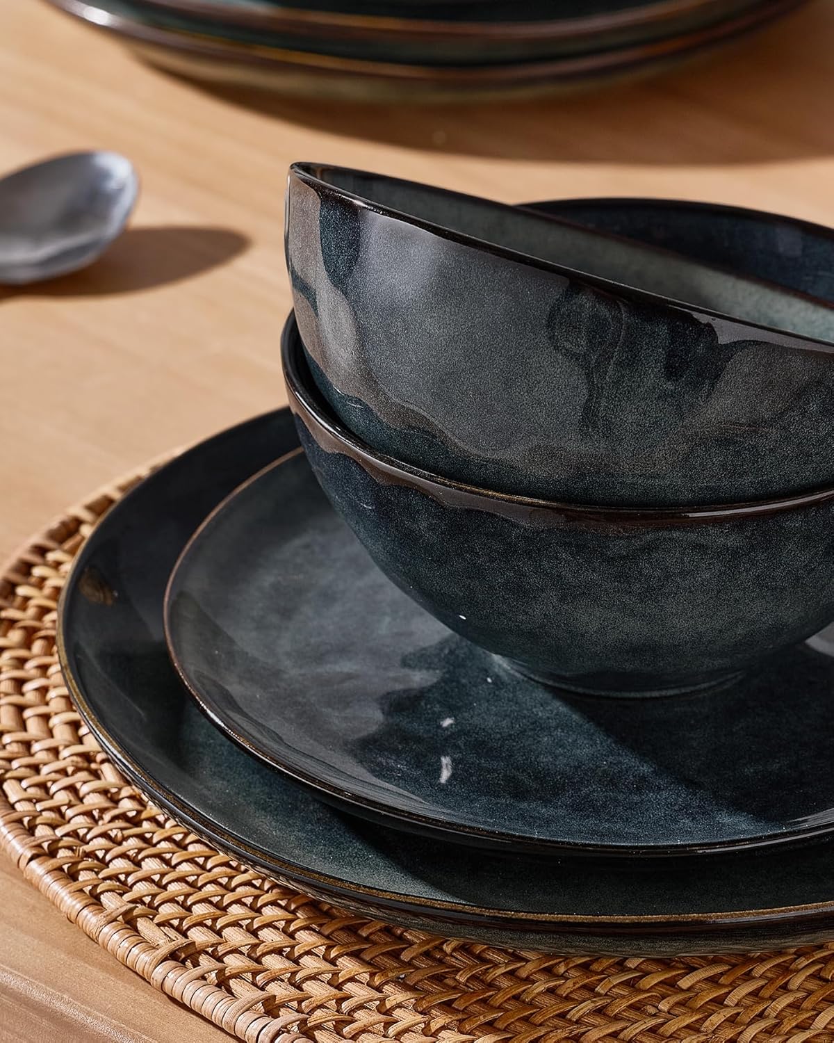 Famiware Dinnerware Sets for 4, Ocean Round 12-Piece Kitchen Plates and Bowls Sets, Reactive Glaze, Microwave and Dishwasher Safe, Scratch Resistant, Deep Forest