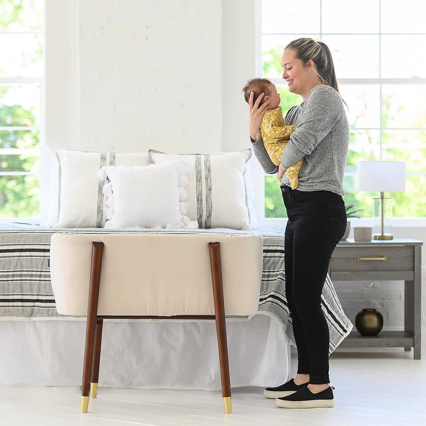 Sova Portable Baby Bassinet, Mid-Century Design with Extra Deep Walls for Newborns and Babies Safety, Includes 2 Fitted Sheets and Padded Mattress (Cream)