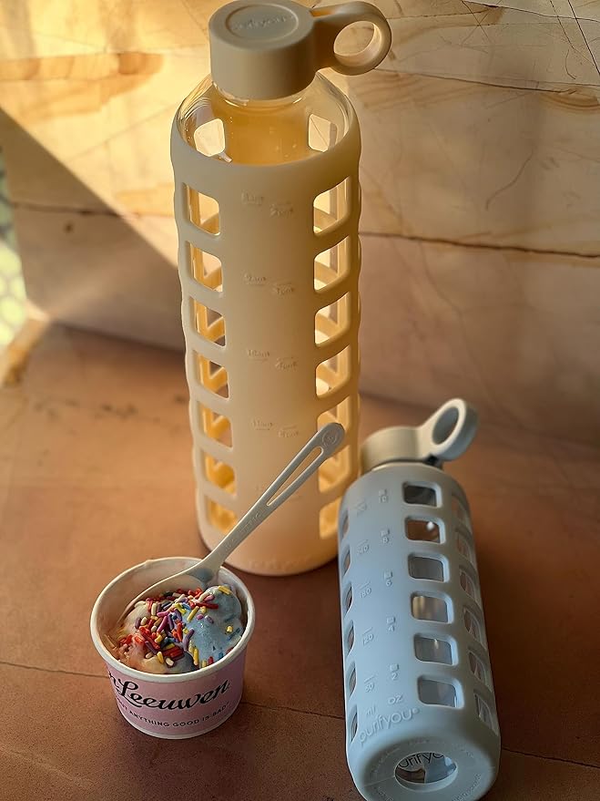 purifyou 40/32 / 22/12 oz Glass Water Bottles with Volume & Times to Drink, Extra Thick Silicone Sleeve, Reusable Bottle for Fridge Water Milk Juice (32oz Pearled Ivory)