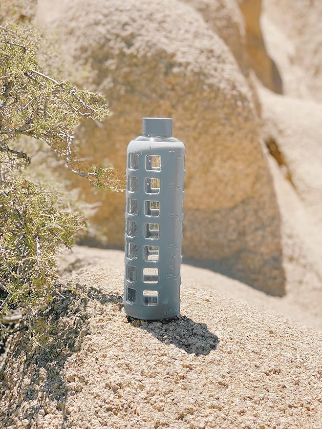 purifyou Premium 40/32 / 22/12 oz Glass Water Bottles with Volume & Times to Drink, Silicone Sleeve & Stainless Steel Lid Insert, Reusable Bottle for Fridge Water, Milk, Juice (32oz Ice Blue)