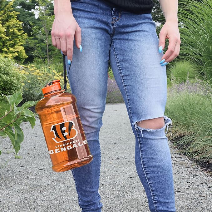 FOCO NFL Team Logo 2L Plastic Clear Large Sports Water Bottle